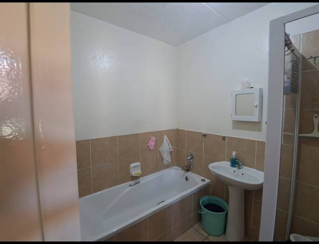 2 BEDROOM SECTIONAL TITLE FOR SALE IN COMET